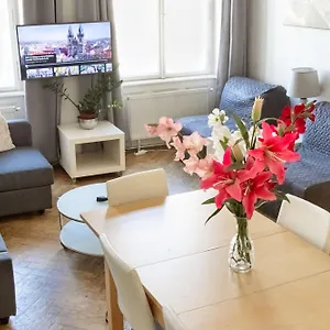  Apartamento Apartments In Mala Strana - 10 Minutes From Charles Bridge República Checa