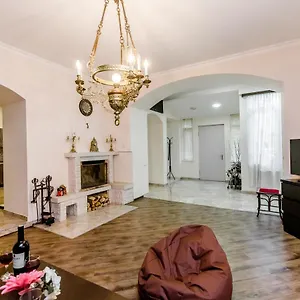 https://comfortable-house-on-marjanishvili.alltbilisihotels.com